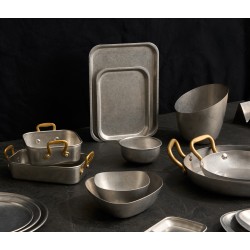 Иноксова шола за сервиране с дръжки, кръгла, 18/10, ф28см, h4см, vintage, стакабъл, RUSTIK – Lacor